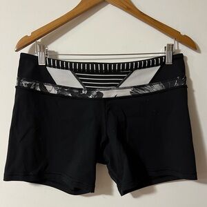 Lululemon Women's Reverse Groove Short - Black/Quilt Summer 6 Inseam 5